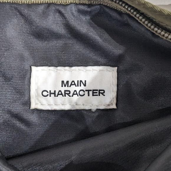 Main Character Nylon cross body pouch - Picture 7 of 10